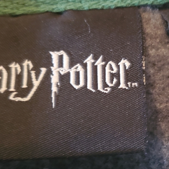 Harry Potter Slytherin House Sweater, size XS, UK Edition - Picture 6 of 7